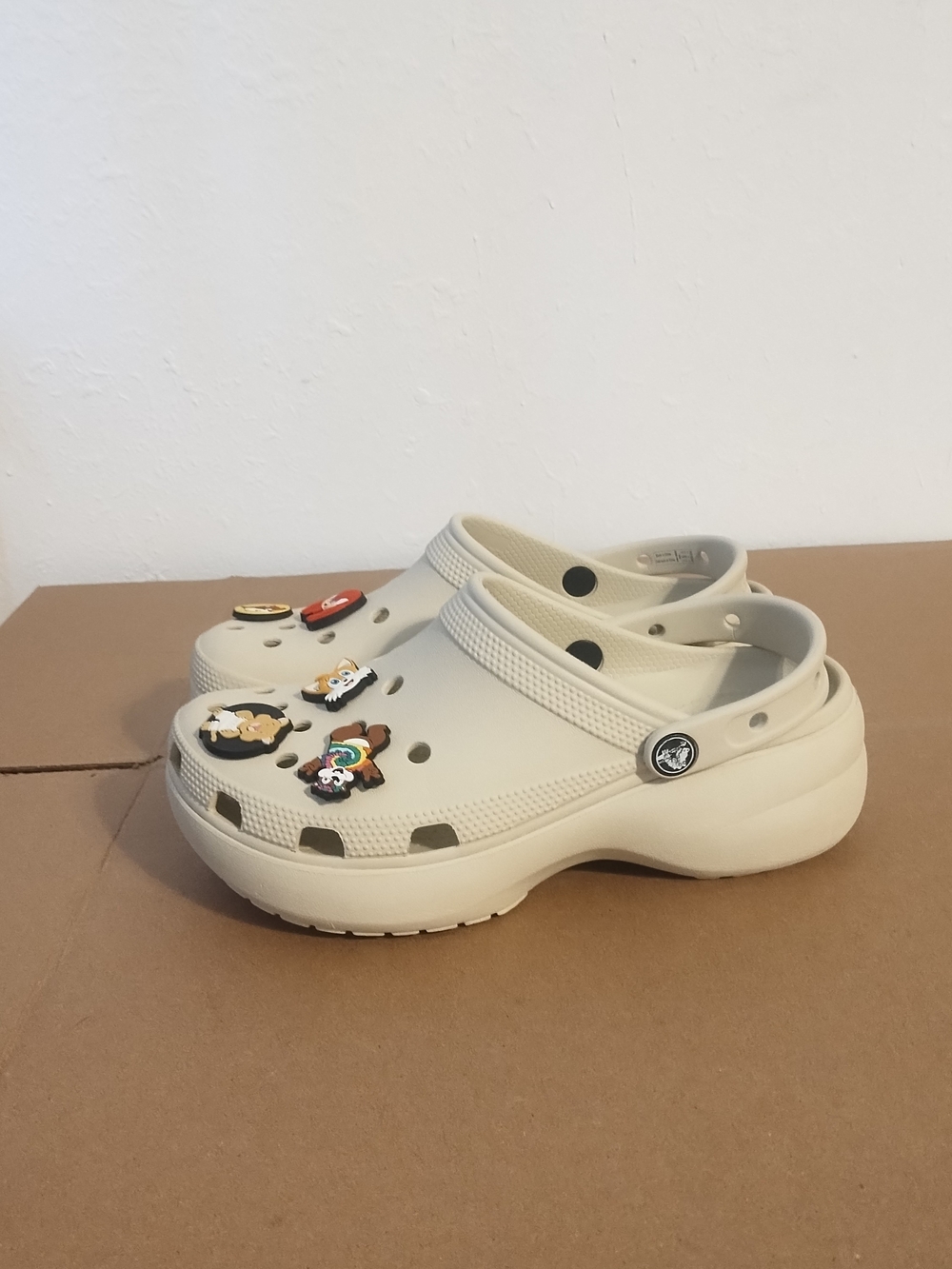 White CROCS Iconic Clogs Platform Clogs U.S.AbSize 8 / UK size 6 women